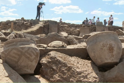 Археологи продолжают раскопки мавзолея в карагандинской области