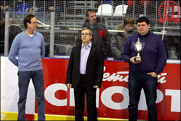 Дмитрий ефимов вручил кубок победителю дивизиона «запад»