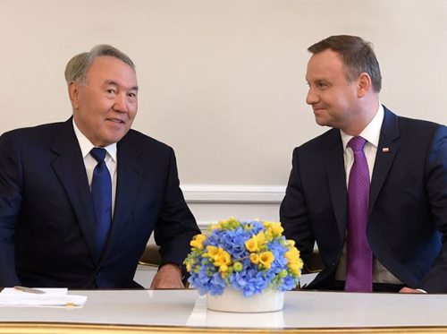 Н.назарбаев затронул щепетильную для польши тему отношений с россией