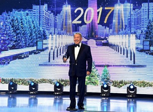 Президент рк посетил новогодний благотворительный бал в астане