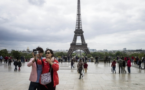 Туристы боятся ехать отдыхать во францию