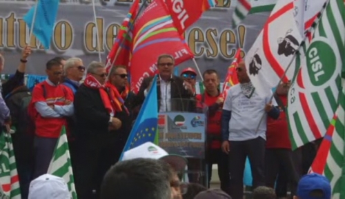 В италии работники концерна eni провели крупную забастовку